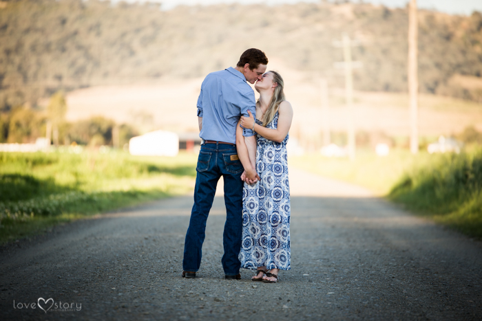 Engagement Session - Tamworth Country Wedding Photography | Tamworth Wedding Photographer