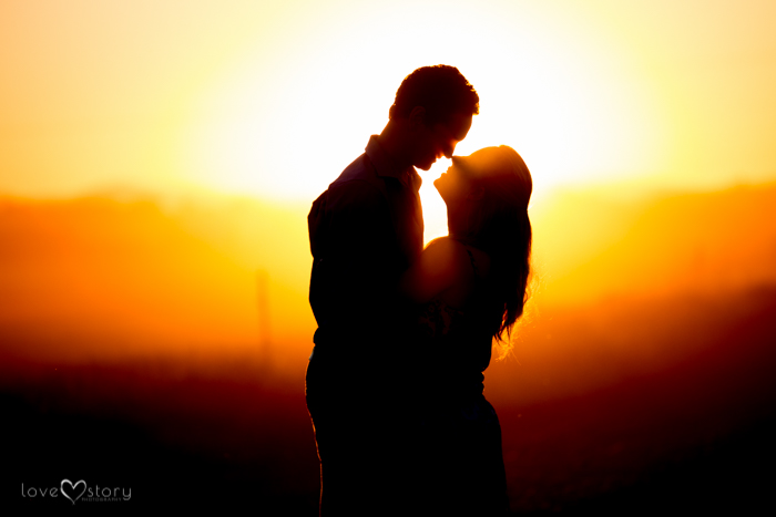 Sunset Sillhoutte Engagement Session - Tamworth Country Wedding Photography | Tamworth Wedding Photographer